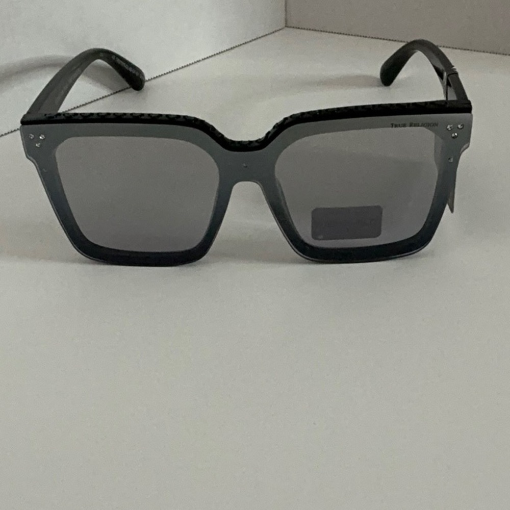 NWT True Religion Black Sunglasses